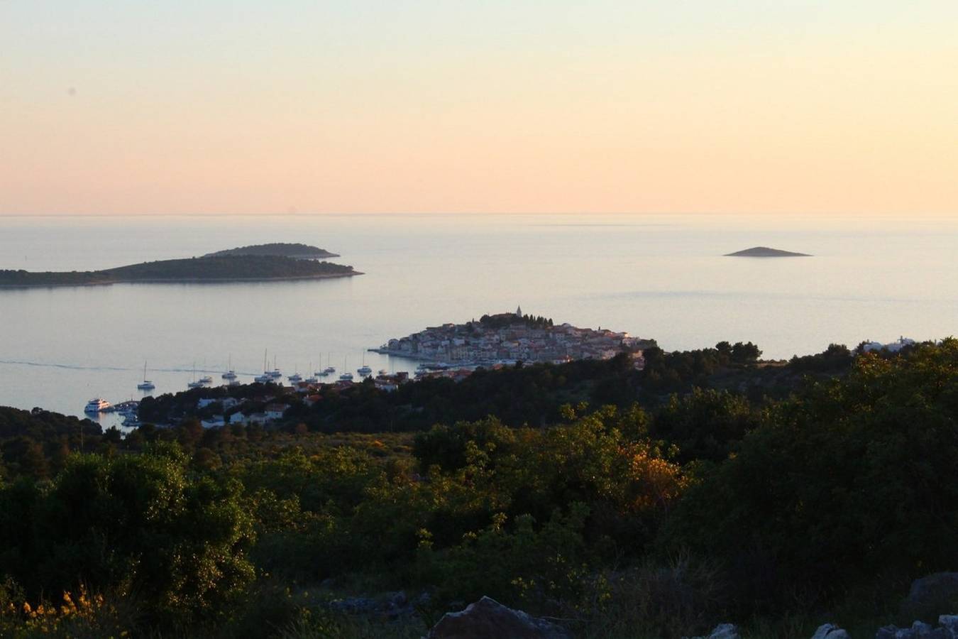Robinson-Tourismus mit schöner Aussicht in Primošten, Šibenik-Knin