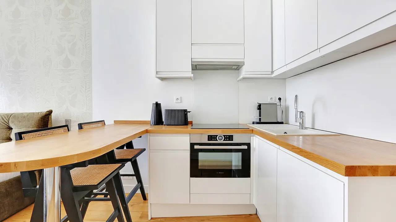 Entire holiday apartment, Holiday apartment for 2 people in Levallois-Perret, Hauts-de-Seine