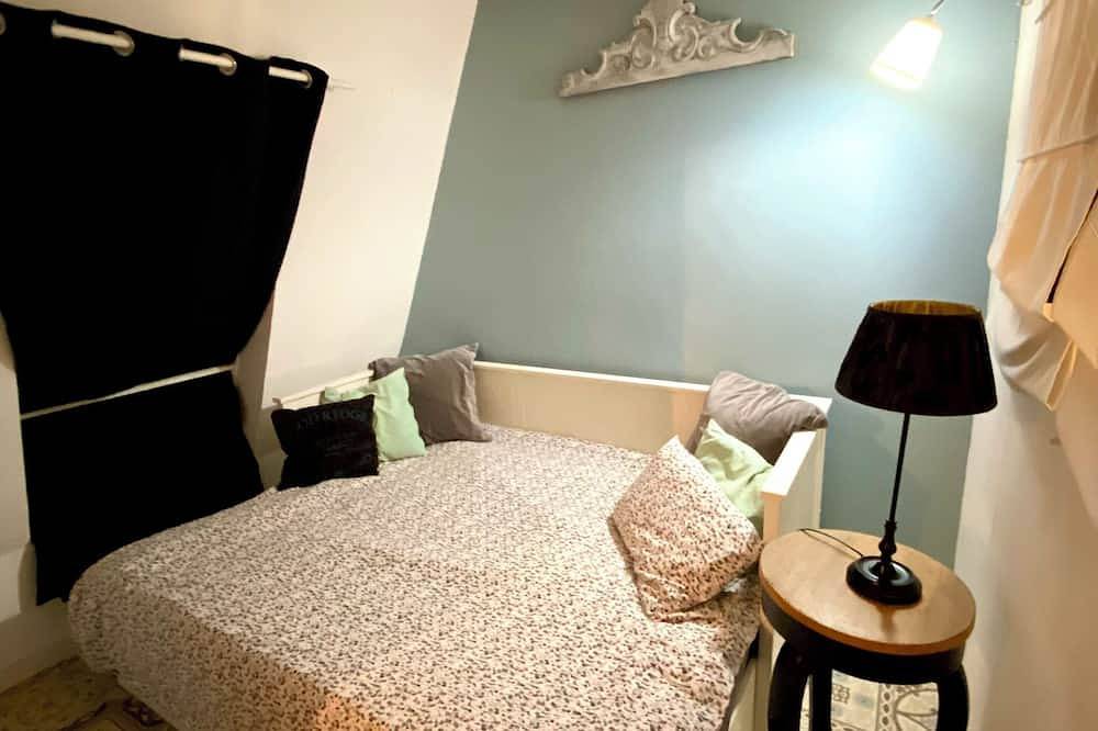 Entire apartment, Country in the city in Villeneuve-d'Ascq, Lille region
