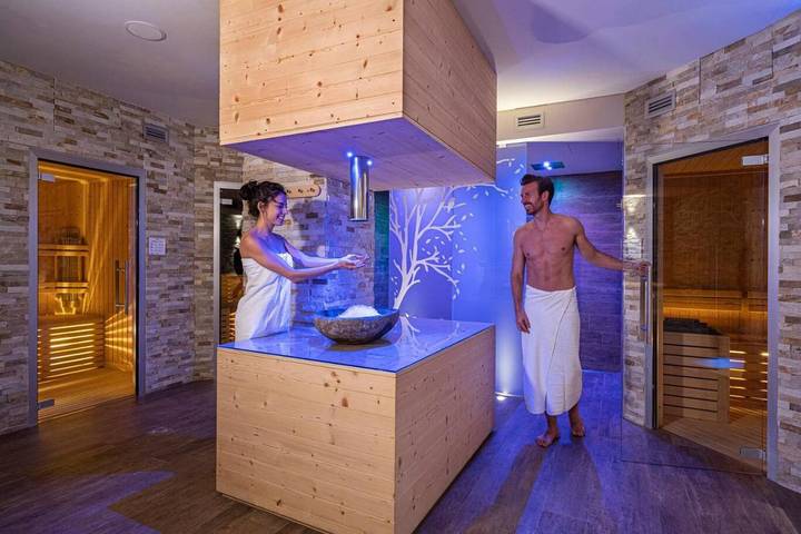 Hôtel pour 5 personnes, avec jardin ainsi que sauna et jacuzzi dans Passo Del Tonale - 4