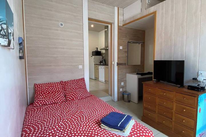 Gîte pour 4 personnes, avec terrasse dans Office De Tourisme De Soulac - 2