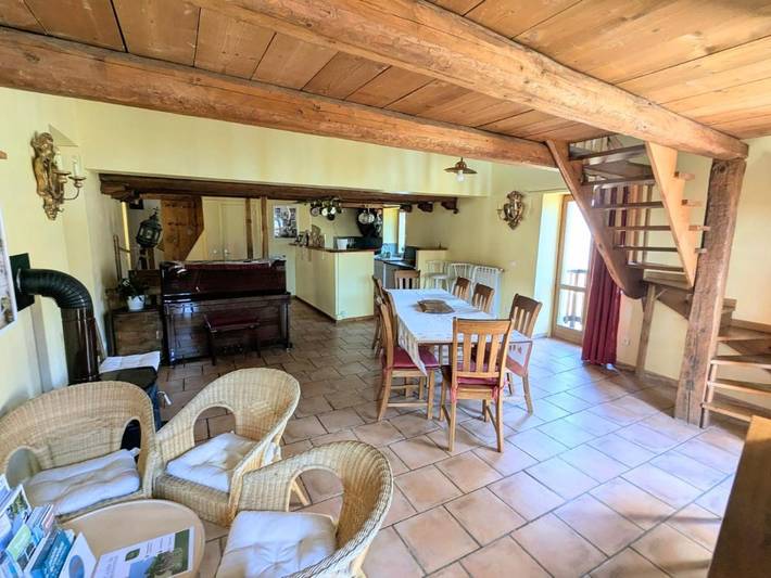 Gîte pour 10 personnes, avec sauna ainsi que balcon et vue à Fontan - 2