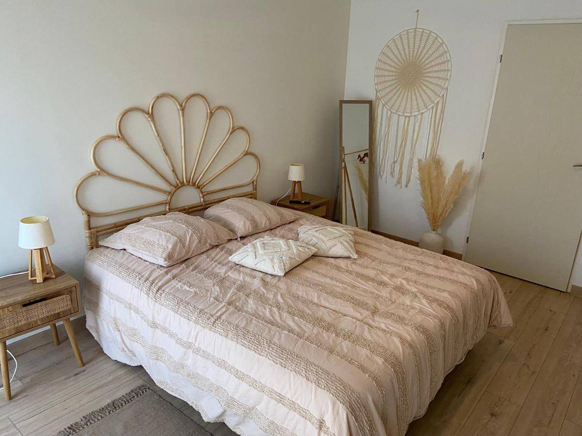 Double Room with Private Bathroom in Bergerac, Périgord Pourpre