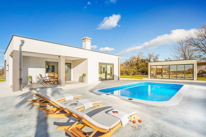 Villa für 6 Personen, mit Terrasse und Pool in Labin