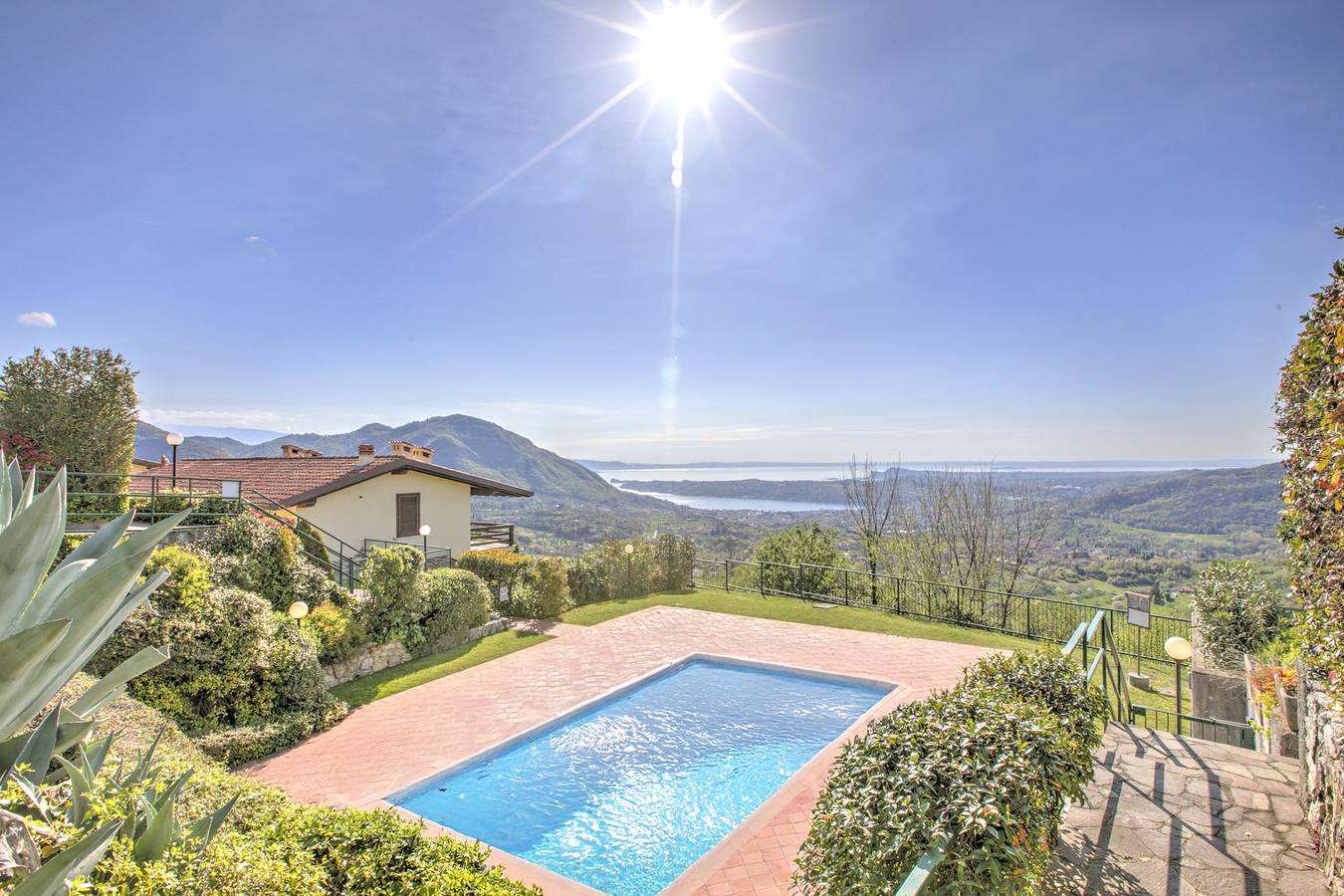 Ganze Wohnung, Lakeview Bliss / pool & fenced Garden in Villanuova sul Clisi, Gardasee-Berge