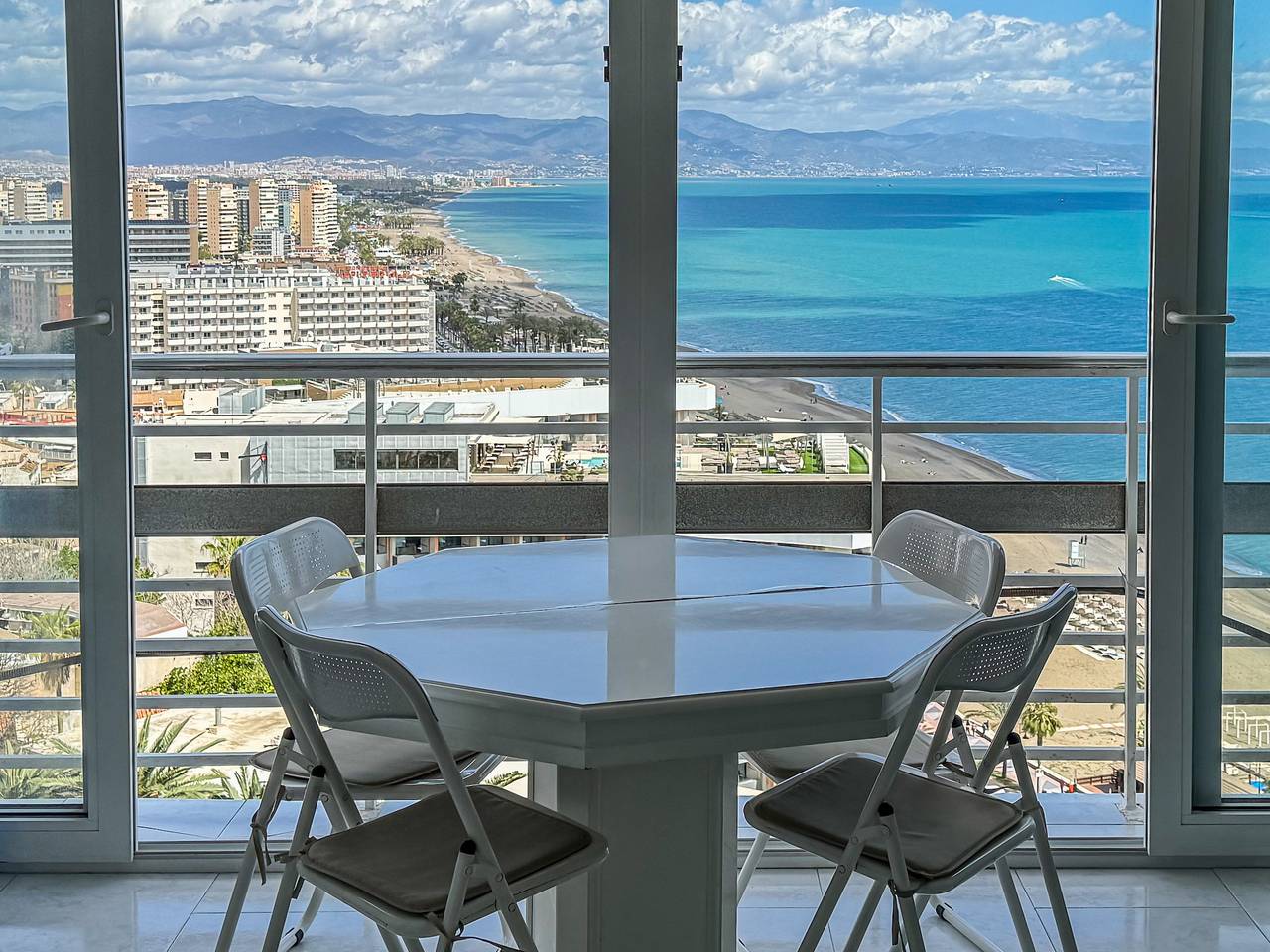 Appartement entier, Casa Conchi - Vistas al mar in Playa El Bajondillo, Torremolinos