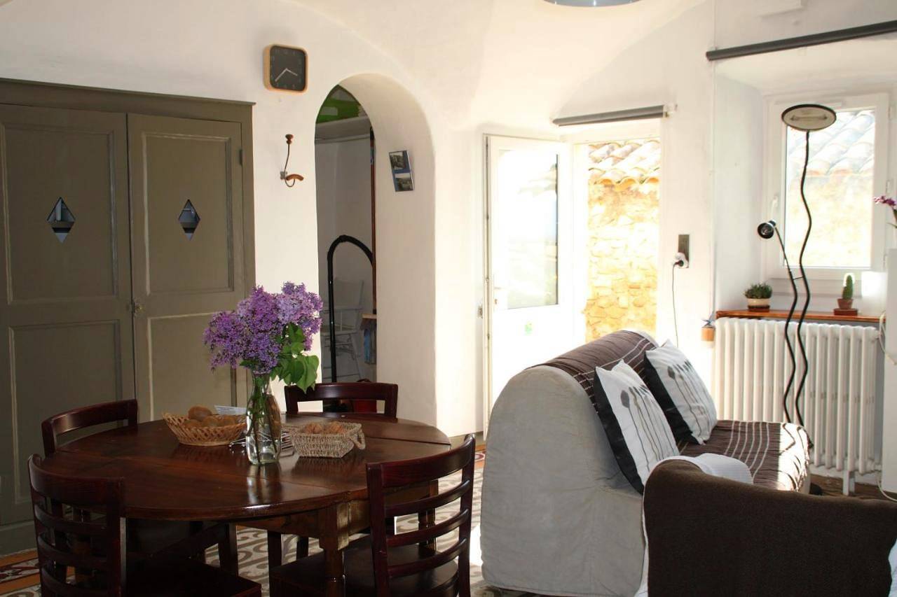 Three-Bedroom House in Mirmande, Région de Valence