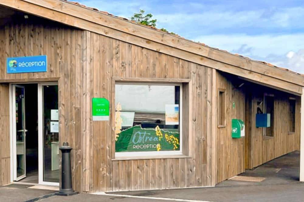 Mobil home 6 pers avec terrasse à Dolus-d'Oléron in Dolus-d'Oléron, Côte de Beauté