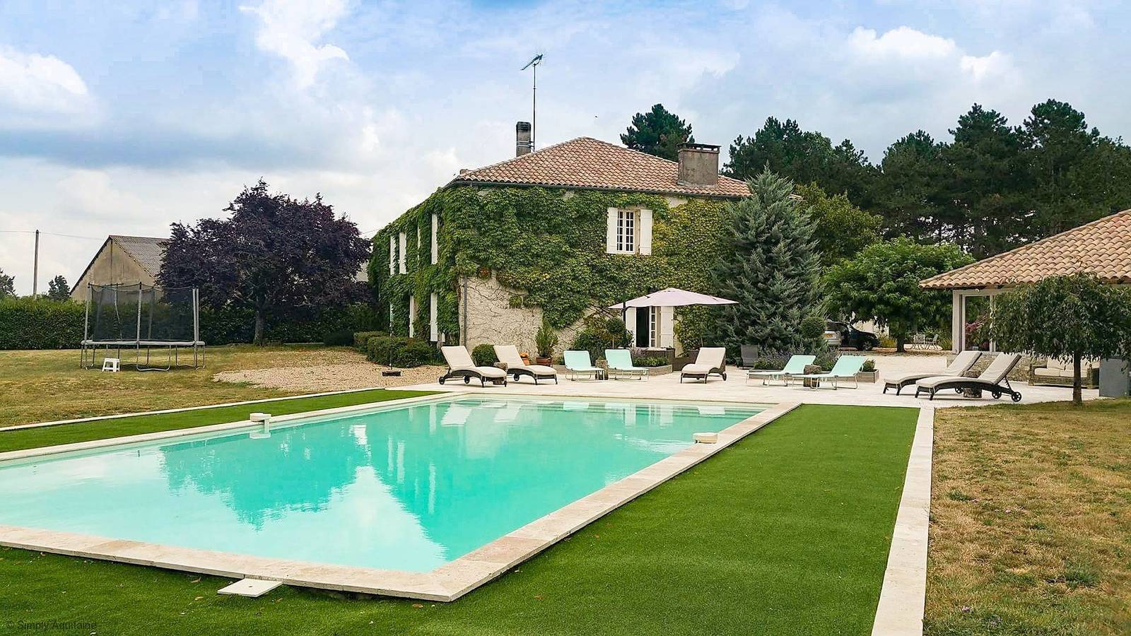 104 French Manoir  | Sleeps 12 in Moustier, Marmande region