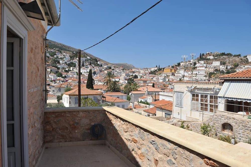 Zeus House by Ghh in Hydra