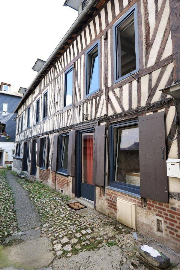 Appartement entier, Four-Bedroom Apartment in Pont-Audemer, Région de Bernay