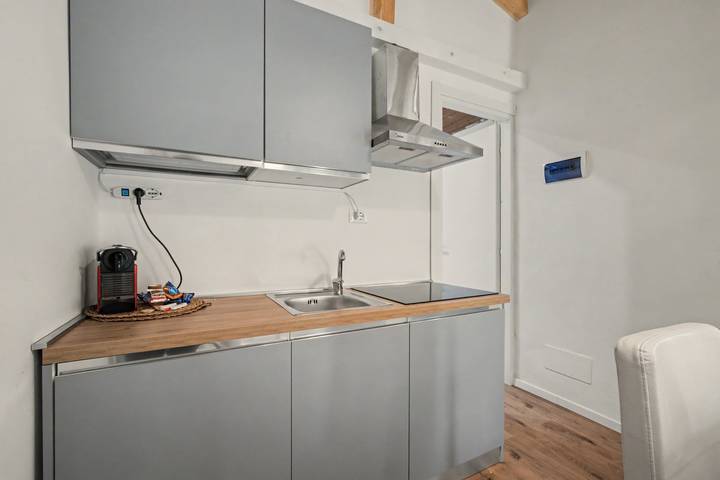Monolocale intero, Casa vacanze 'Casa Di Lidia' con piscina in comune, Wi-Fi e aria condizionata in Romito Magra, Comune di Arcola