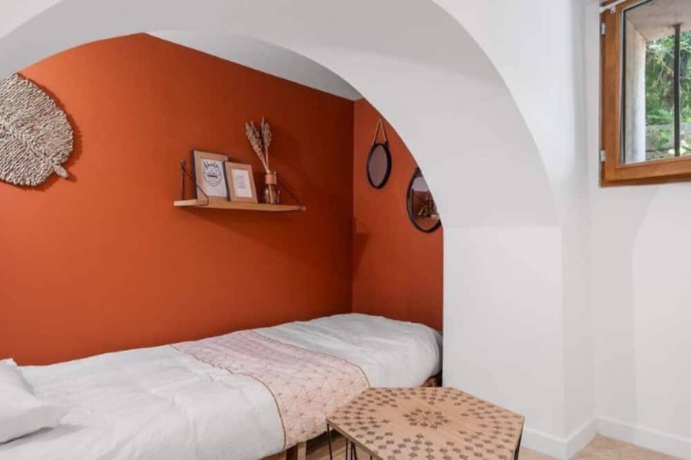 Mahayana - cosy gîte in the hills with Spa, air conditioning, private parking in Toulon, Toulon Region