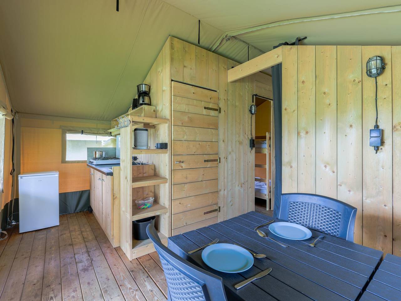 Glamping auf diesem Campingplatz mit pool in Nordbrabant