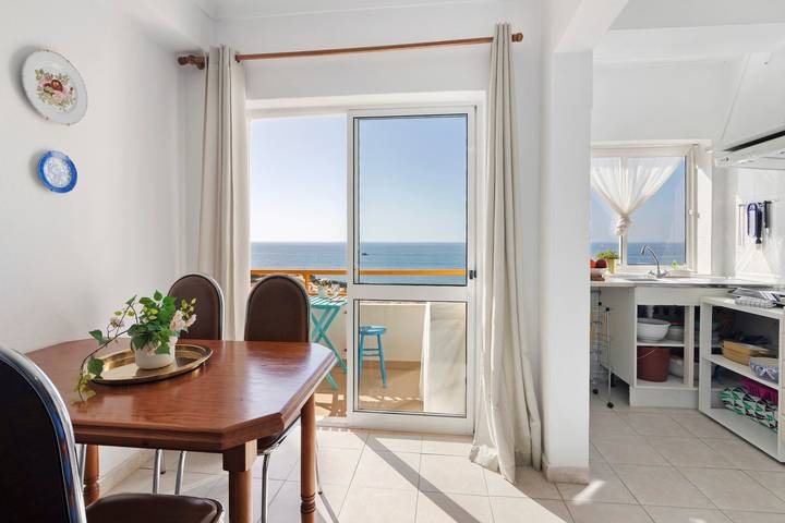 Ganze Wohnung, Ferienwohnung 'Estrela Mar 705' direkt am Strand mit Meerblick und Gemeinschaftspool in Armação de Pêra (costa), Armação de Pera