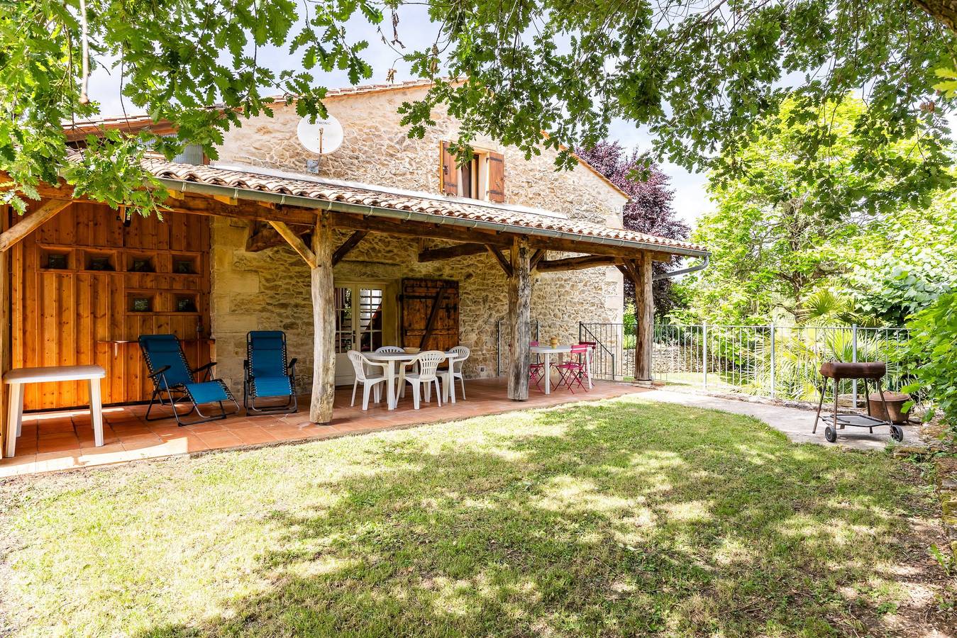 Gîte la sarpette, isolé en pleine nature in Sainte-Radegonde, Région de Libourne