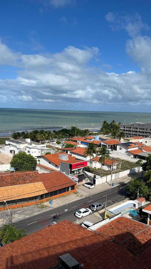 Casas e apartamentos de temporada para 8 pessoas, com vista e balcão e ainda piscina em Bessa
