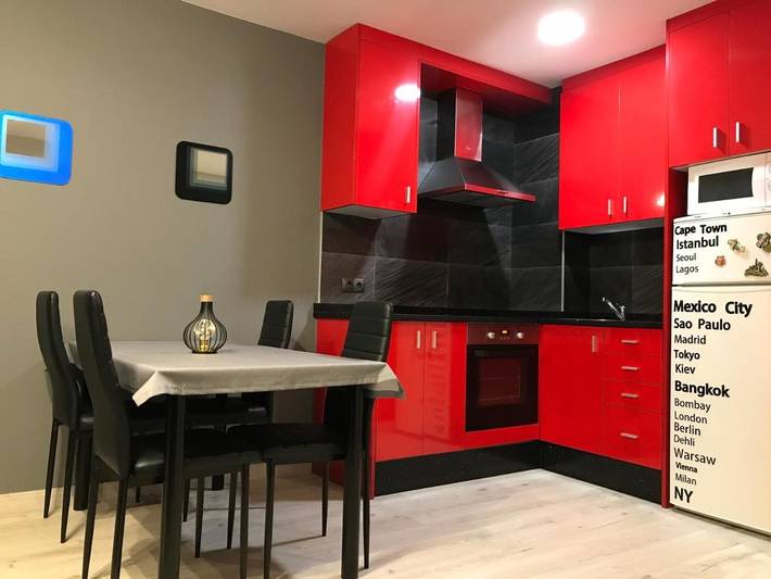 Apartamento para 3 personas, con Balcón y Terraza además de Jardín y Vistas en Lugo