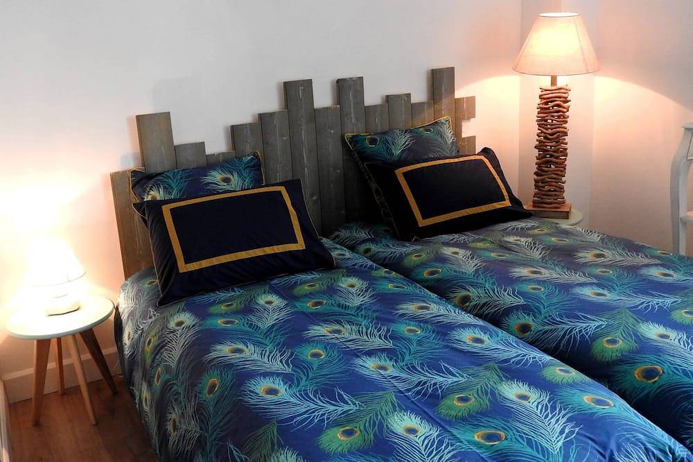 A'Mag House overlooking the mouth of the ugly port of Tréhiguier in Pénestin, Côte des Mégalithes