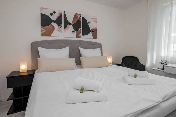 Ganze Wohnung, J&A Apartments stilvoll mit Balkon - nahe Kurpark & Messe in Bad Salzuflen, Kreis Lippe