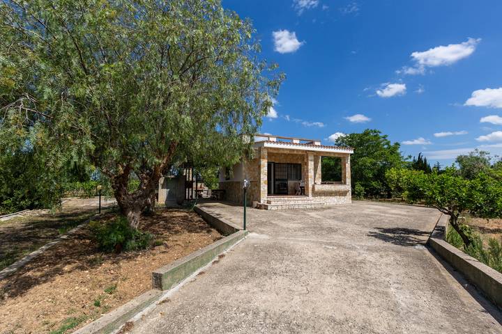 Gîte pour 5 personnes, avec jardin à Casarano