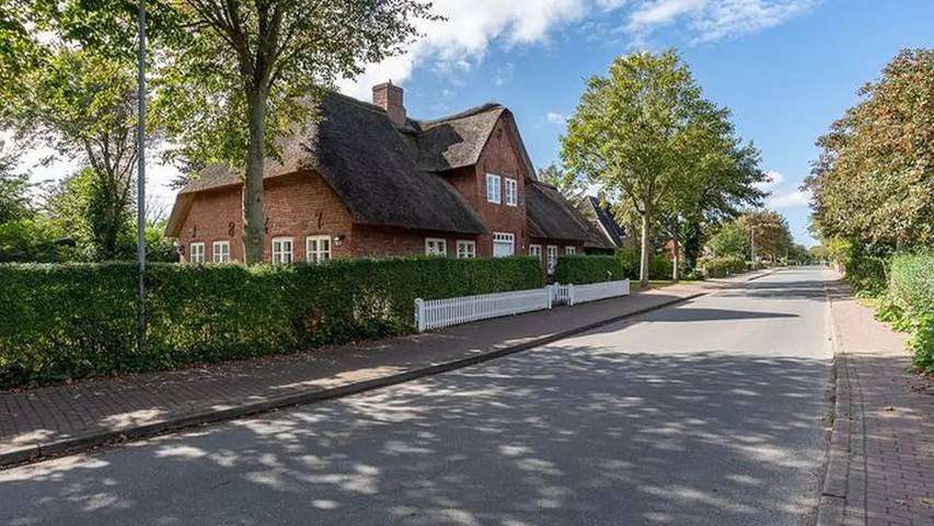 Ferienhaus für 9 Personen, mit Garten und Terrasse sowie Sauna, mit Haustier in Borgsum