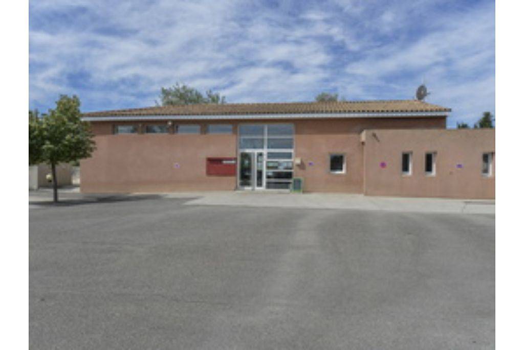 Appartement entier, Sun Hols Les Rives du Lac M2D4  in Saint-Saturnin-lès-Avignon, Vaucluse