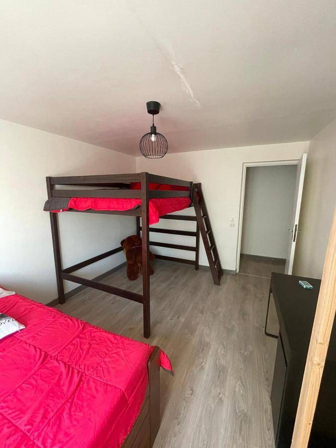 Location de vacances pour 9 personnes, avec vue et jardin à Salmiech - 4