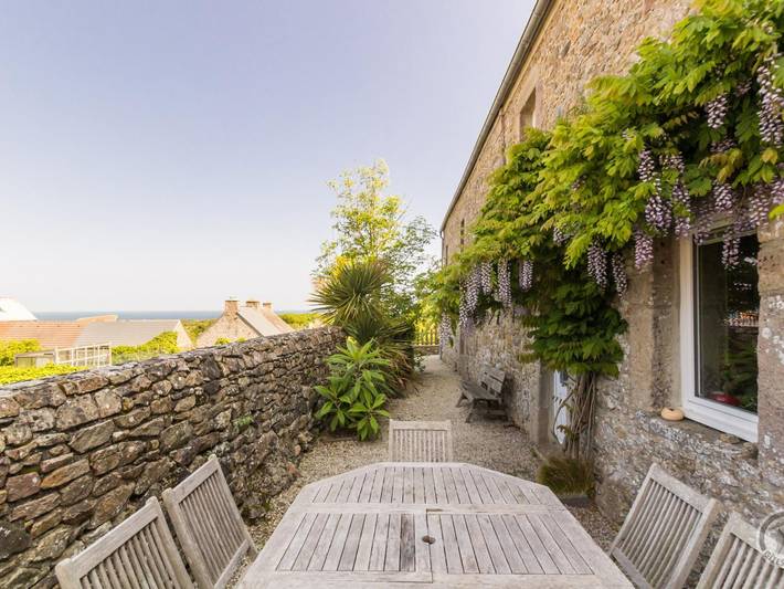 Gîte pour 10 personnes, avec terrasse et jardin dans Phare de la Hague - 3