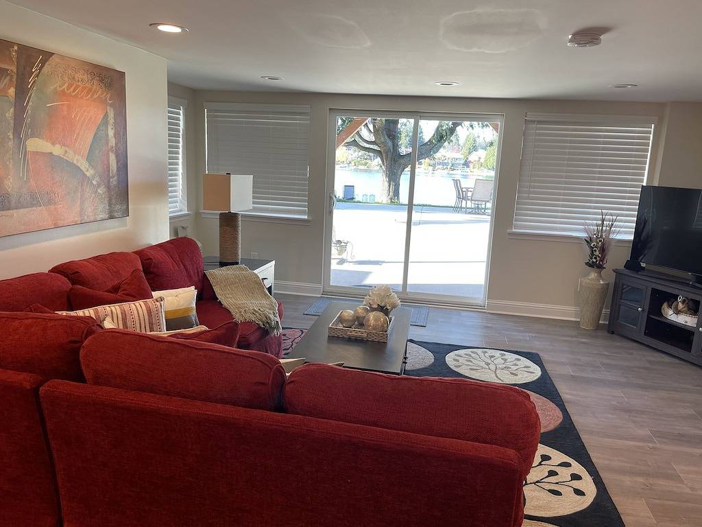 Ganze Wohnung, Elite Homes Water front Suit in SeaTac, King County