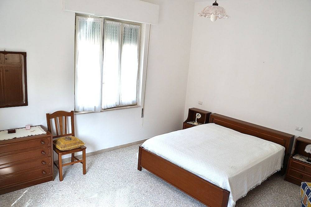 Entire apartment, Residence Zoe, apartment 150 meters from the sea, city center, 60 Km from the mountain in Roseto degli Abruzzi, Adriatic Coast Abruzzo