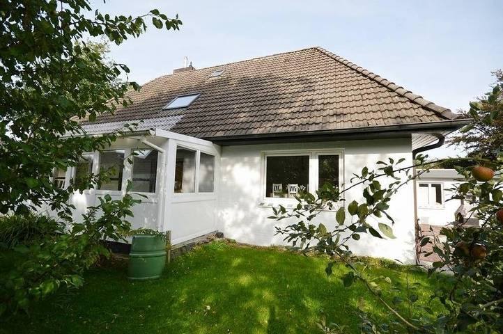 Ferienhaus für 6 Personen, mit Balkon und Terrasse sowie Garten