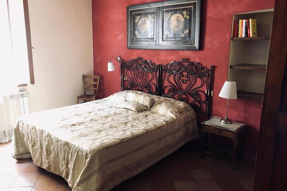 Geheel appartement, Old town, apartment with large kitchen in Montepulciano, Provincie Siena
