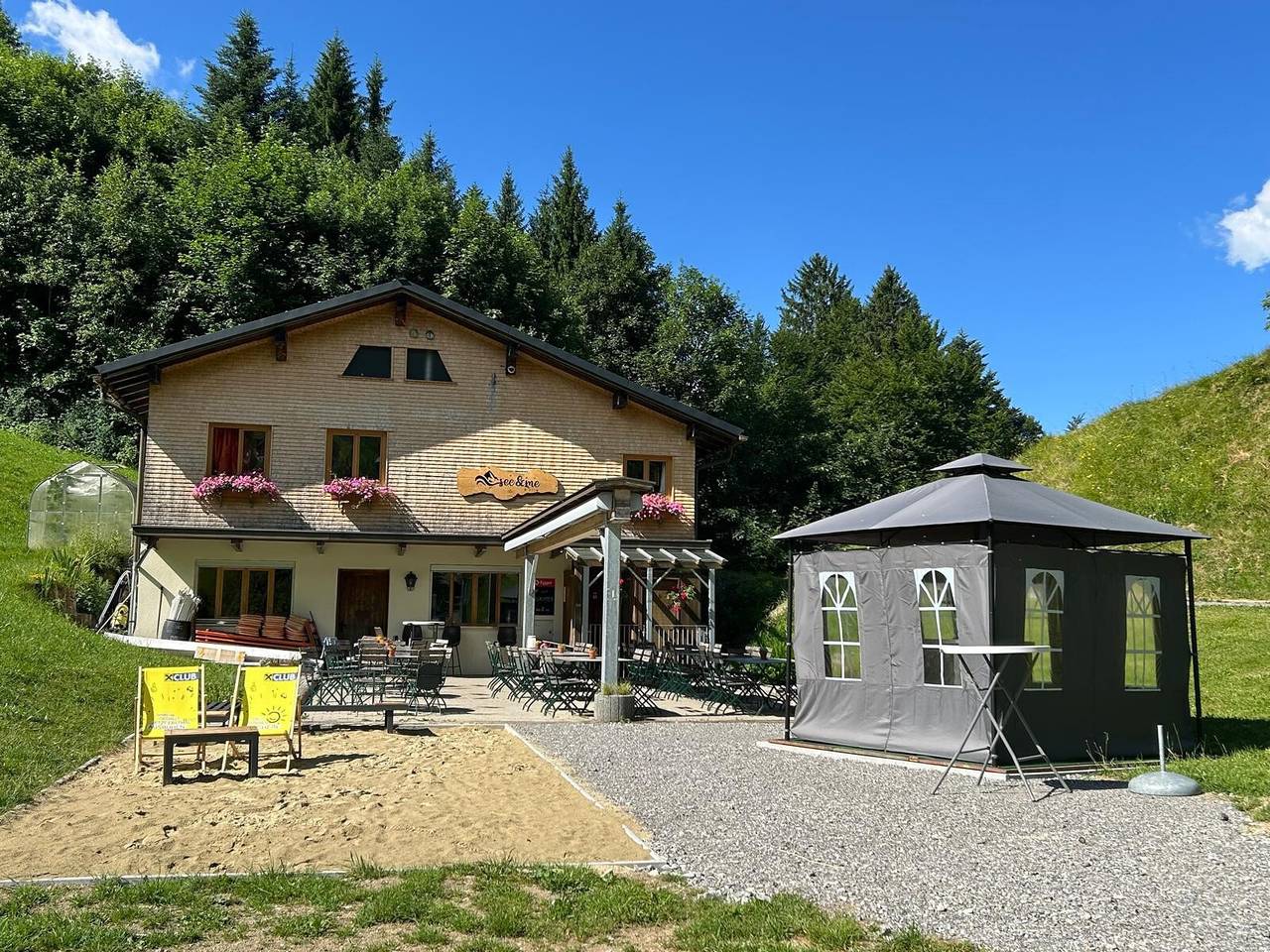 Entire apartment, Apartment 'See und Me -' with Lake View, Private Terrace and Wi-Fi in Fontanella, Lechquellengebirge