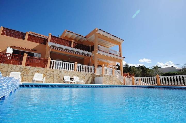 Villa pour 10 personnes, avec balcon et jardin - 1