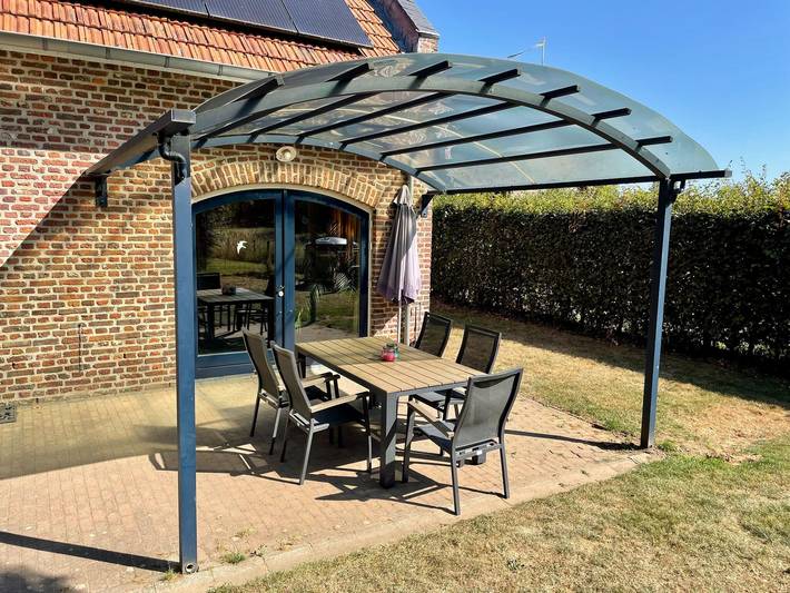 Koetshuis bij Roermond met tuin in Limburg