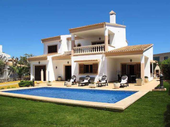 Casa de vacaciones para 6 personas, con Balcón y Terraza además de Jardín y Piscina en Sa Torre