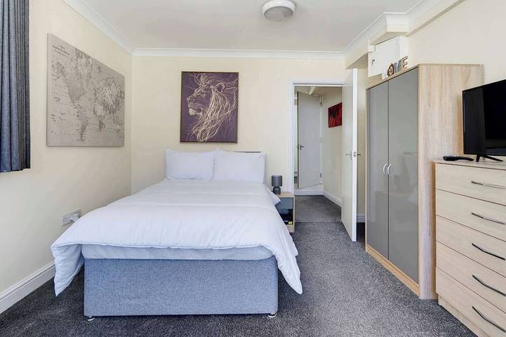 Entire apartment, Cozy 1bed house with free parking in Aylesbury, Buckinghamshire