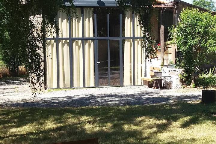Gîte pour 3 personnes, avec terrasse et jardin à Saint-Martin-du-Fouilloux