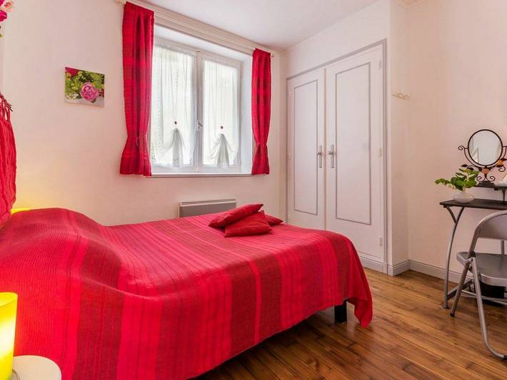 Gîte tranquille avec jardin fleuri, près du Canal de Nantes à Brest, vélos et WiFi inclus in Blain, Châteaubriant y alrededores