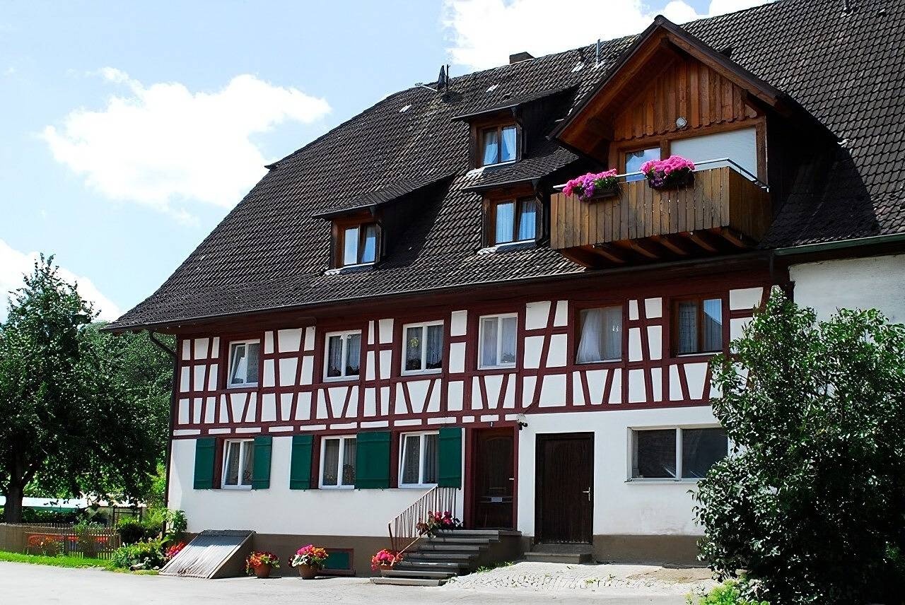 Ganzes Studio, Einzimmerapartment 'Ferienwohnung 4a, 30 Qm' mit Gemeinschaftsgarten und Wlan in Owingen, Region Bodensee-Oberschwaben