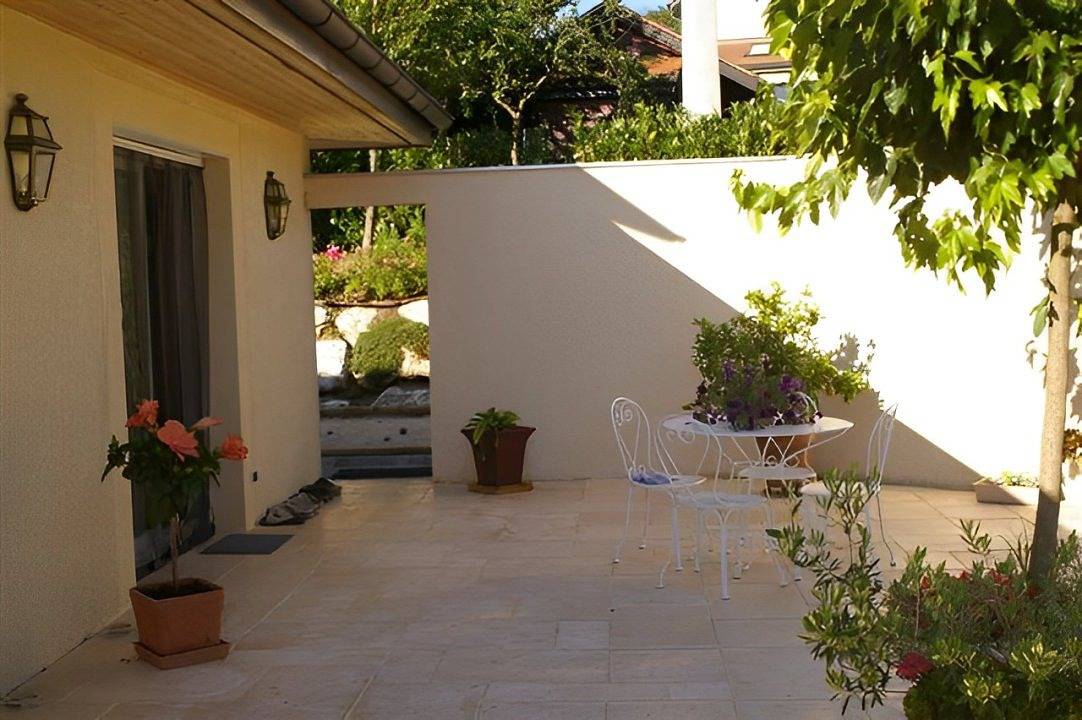 La Chenaz - Chambre jaune in Cernex, Région de Saint-Julien-en-Genevois