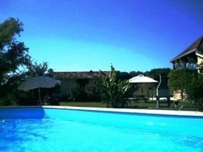 Gîte pour 6 personnes, avec jardin ainsi que terrasse et piscine dans le Lot-et-Garonne - 3