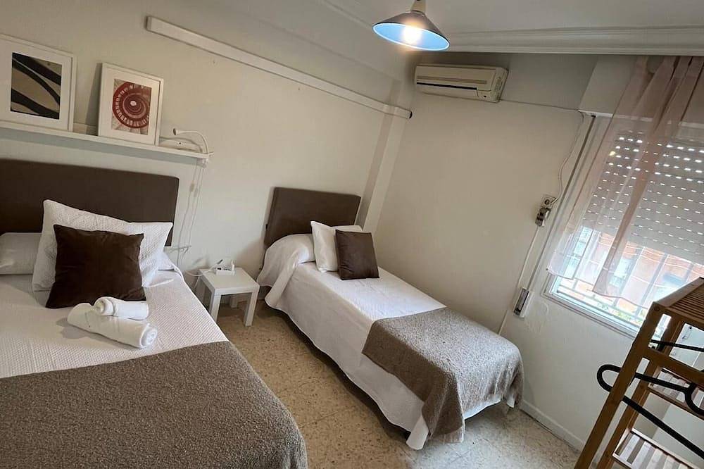 Ganze Wohnung, Cozy Apartment Next to Center in Casco Antiguo, Sevilla