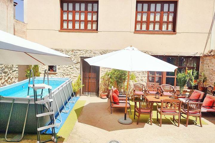 Casa rural para 10 personas, con jardín - 1