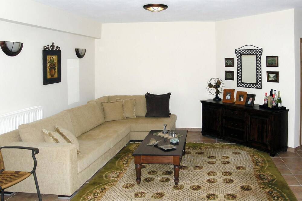 Awesome home in Kamena Vourla in Phtiotis region