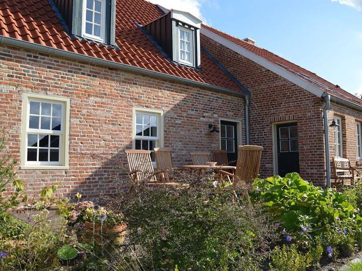 Ferienhaus für 4 Personen, mit Terrasse und Garten in Hinte - 2