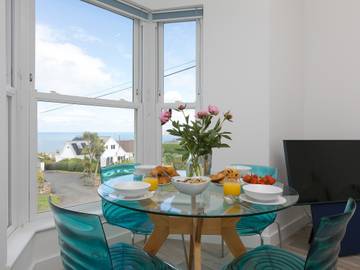 Vacation Rental for 4 Guests in St. Ives, Cornwall, Picture 2