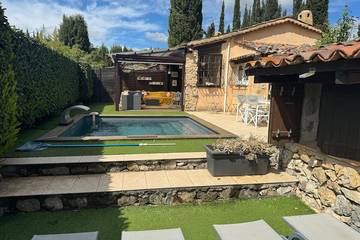 Gîte pour 6 personnes, avec jacuzzi et jardin à Saint-Cézaire-sur-Siagne