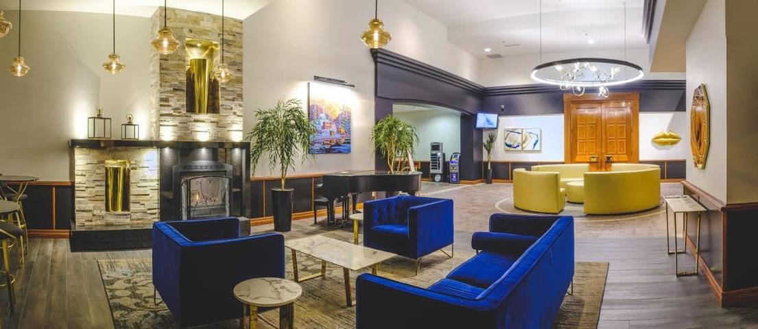 Hôtel pour 4 personnes, avec piscine et jacuzzi ainsi que terrasse et sauna à Saguenay